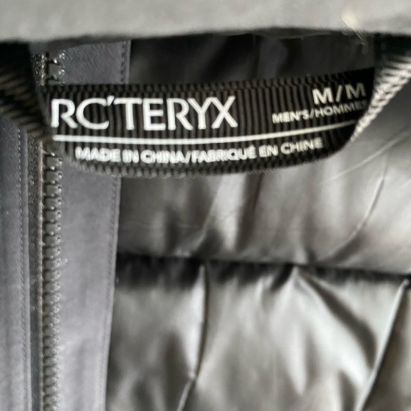 Arc’teryx black parka for men - Picture 3 of 3